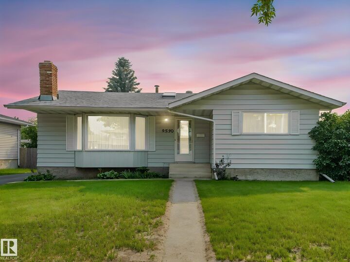 Property Photo:  9530 87 Street  AB T8L 1H1 