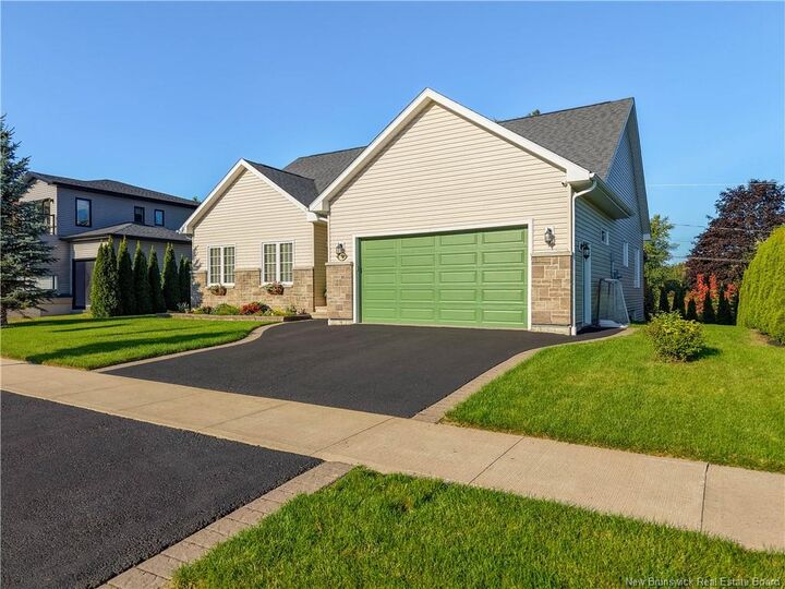 Photo de la propriété: 138 Still Water Crescent NB E3B 0V8