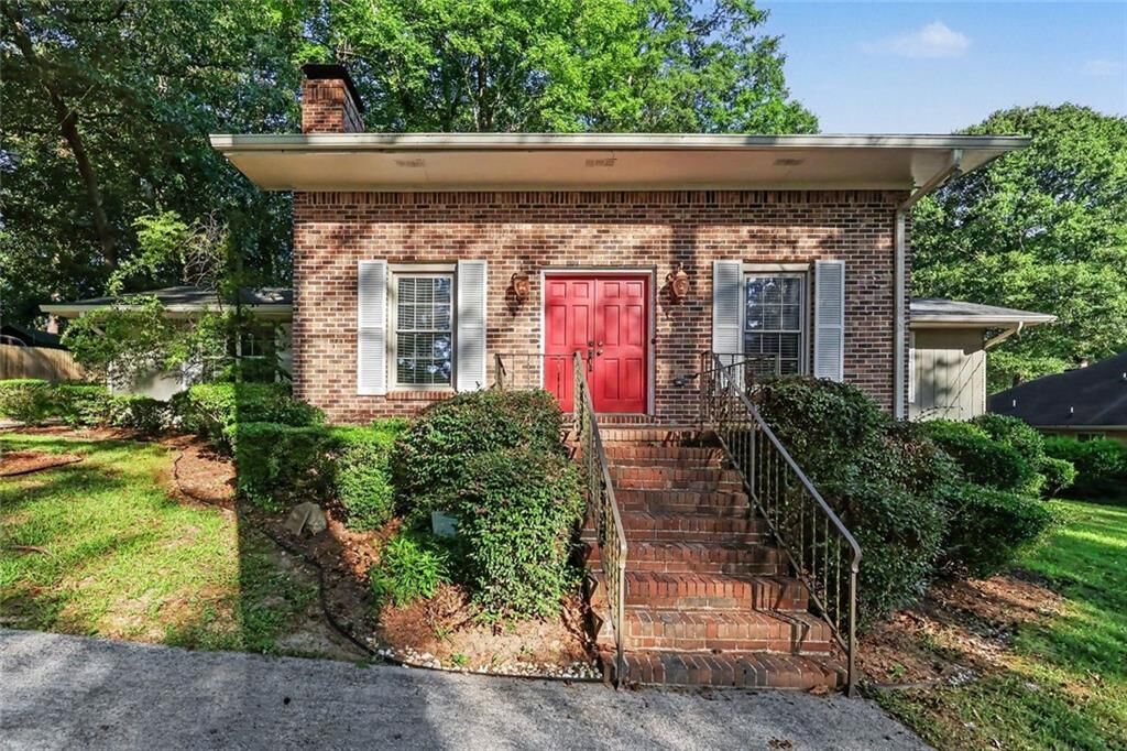 Property Photo: 3052 Riviera Drive NW GA 30012
