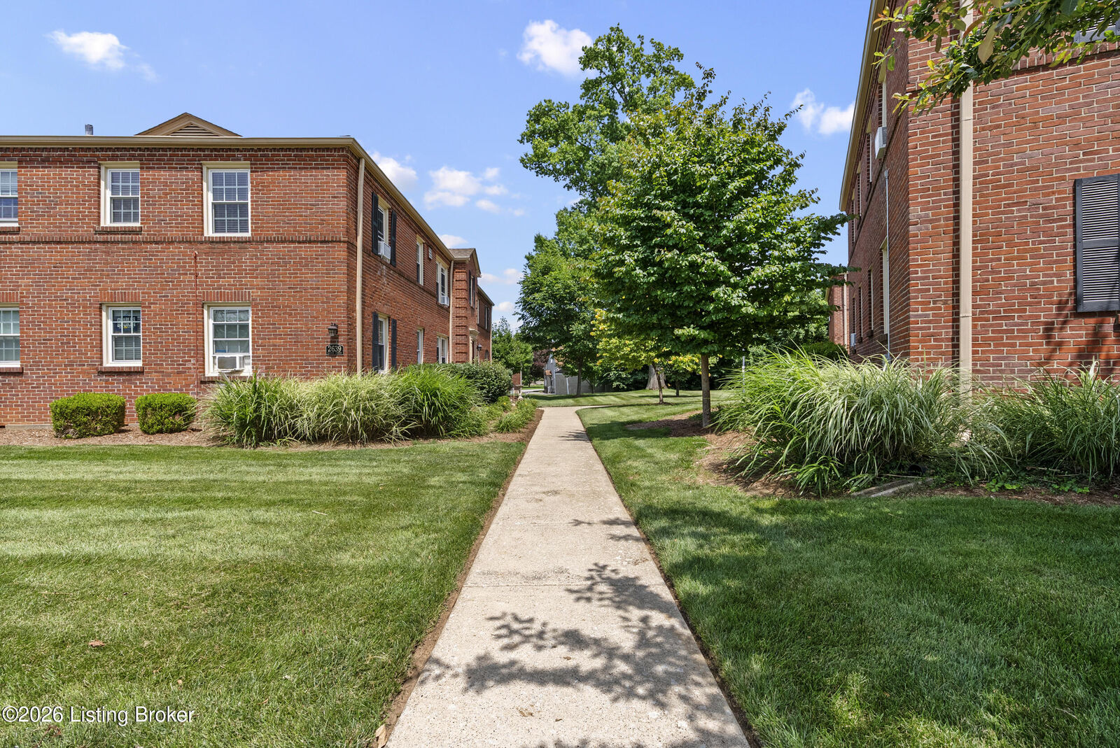 Property Photo:  2639 Landor Ave Unit 3C  KY 40205 