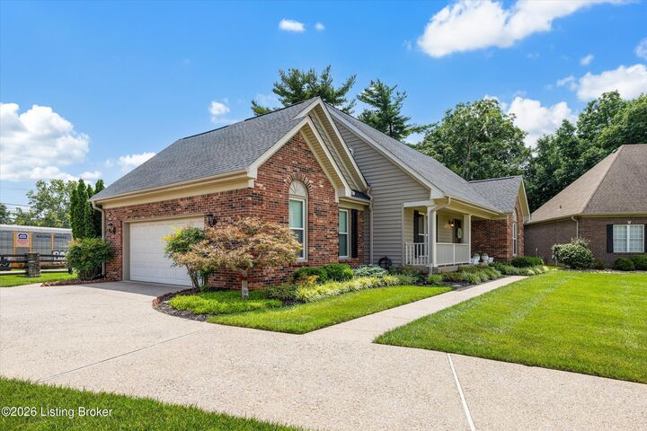Property Photo: 8702 Valeridge Ct KY 40242