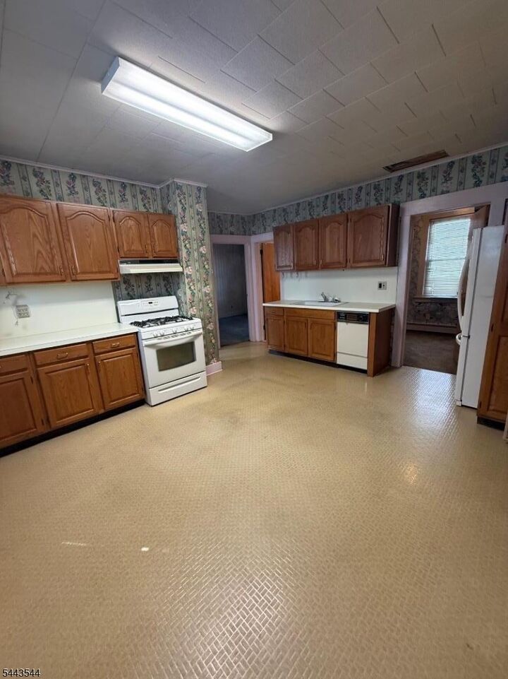Property Photo:  309 Roselle St  NJ 07036 