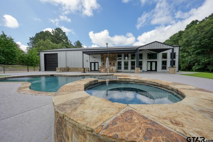 Property Photo: 2150 W Cr 152 TX 75703