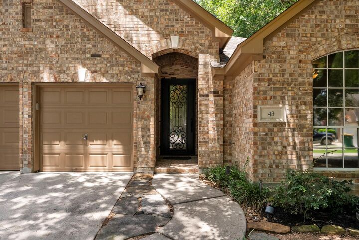 Property Photo: 43 Tethered Vine Place TX 77382