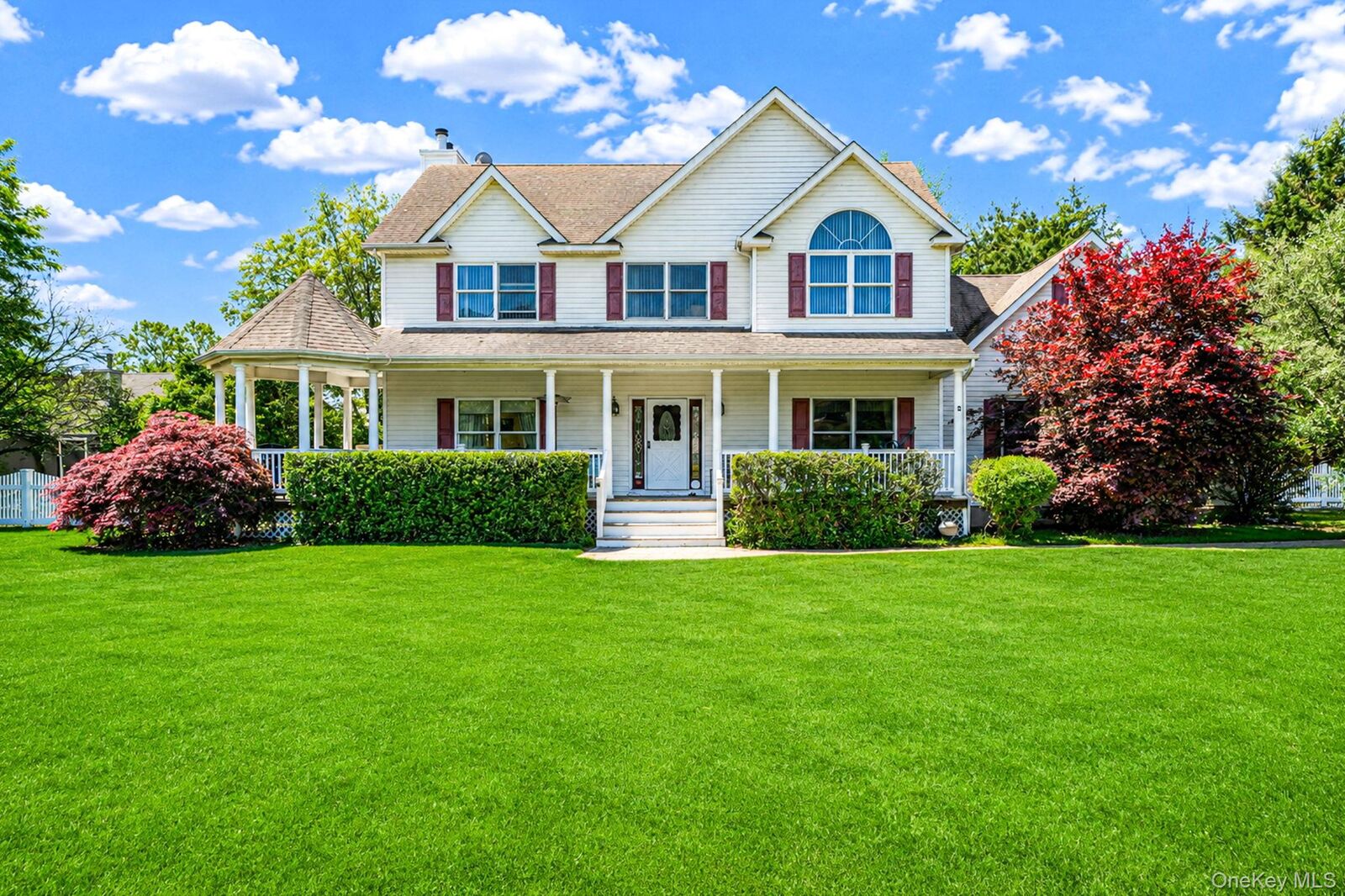 Property Photo: 4 Pheasant Court NY 11901