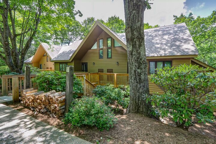 Property Photo:  740 Laurelwood  VA 22967 