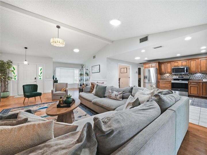 Property Photo:  955 Timbergreen Drive  FL 33809 