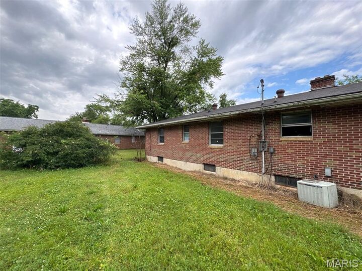 Property Photo: 214 S Park Avenue MO 63703