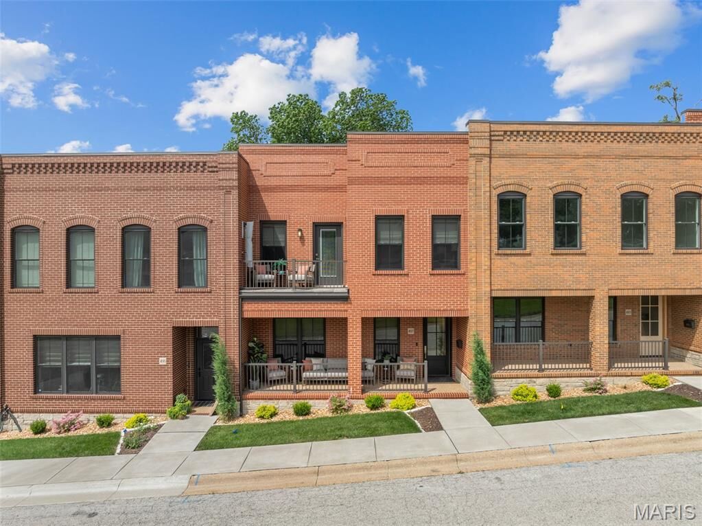Property Photo:  497 W Main Street  MO 63090 