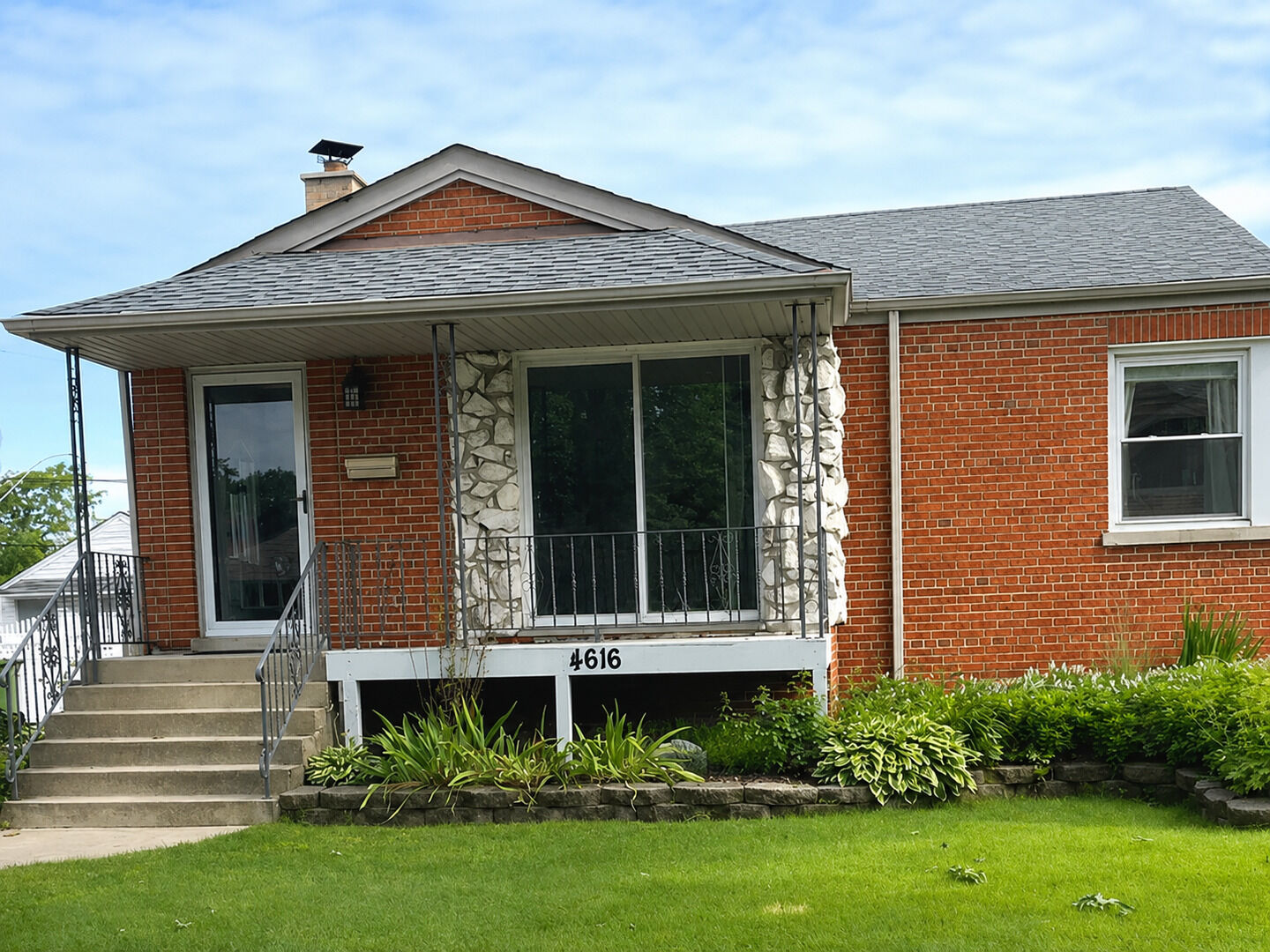 Property Photo: 4616 W 97th Place IL 60453