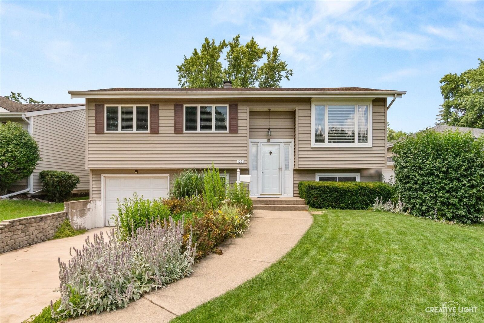 Property Photo: 1301 Coolidge Avenue IL 60189