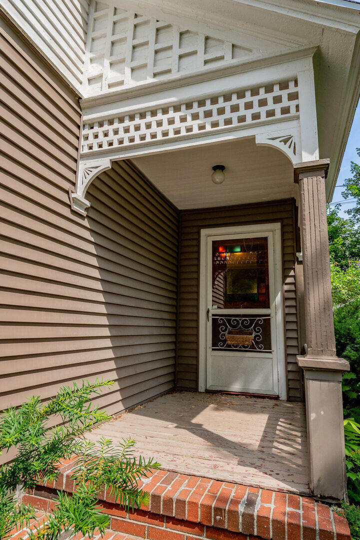 Property Photo:  18 Prospect Street  ME 04976 