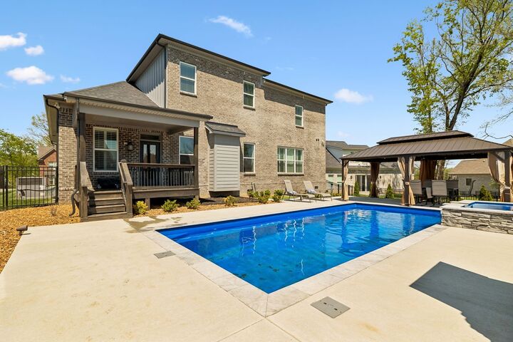 Property Photo: 1008 Quillen Way TN 37087