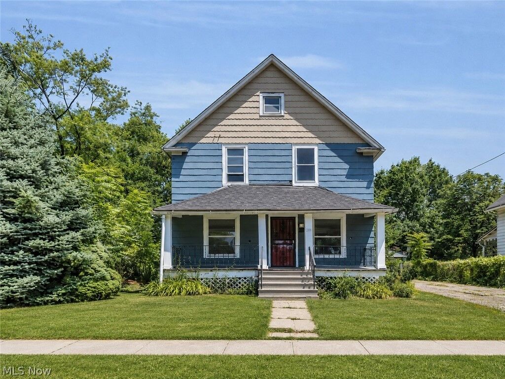Property Photo:  983 E 141st Street  OH 44110 