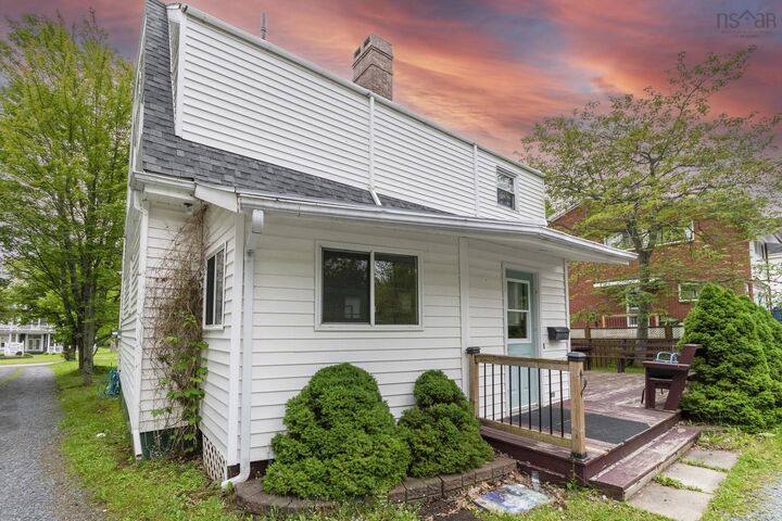 Property Photo: 1616 North Main Street NS B0K 2A0