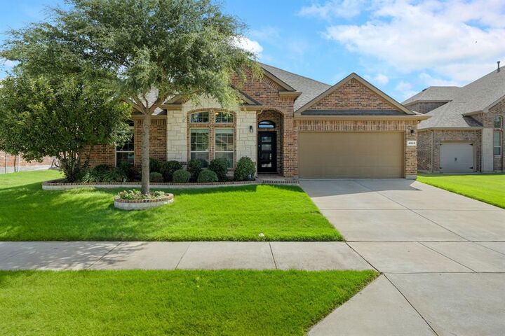 Property Photo: 8928 Jewel Flower Drive TX 76131