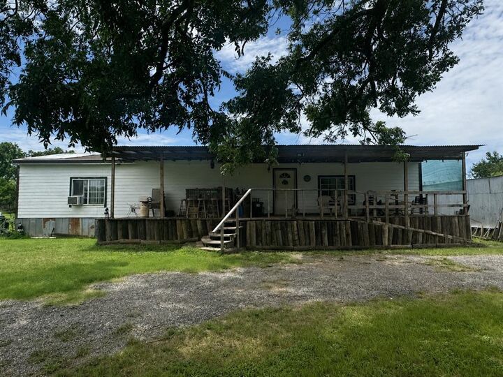 Property Photo: 118 Rommel Court TX 76082