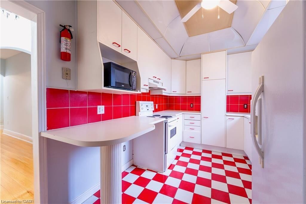 Property Photo: 255 Main Street W 2 ON L8P 1J5