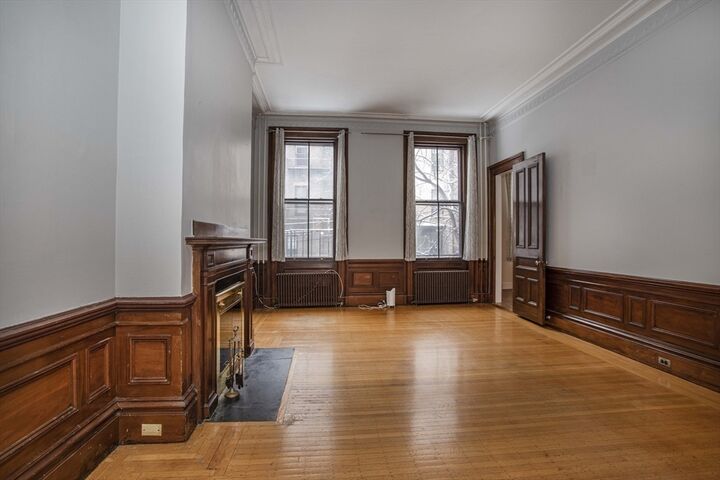 Property Photo: 123 Marlborough St 1B MA 02116