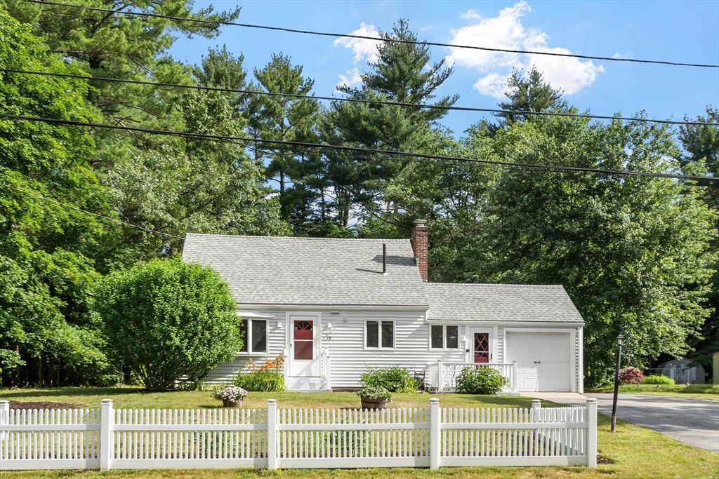 Property Photo:  15 Alderbrook Road  MA 01810 