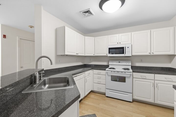 Property Photo: 30 Franklin St 309 MA 02148