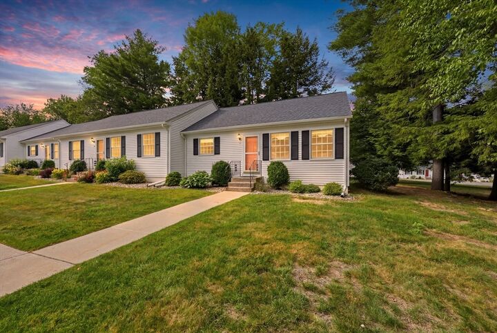 Property Photo: 19 Rosewood Ln 19 MA 01077