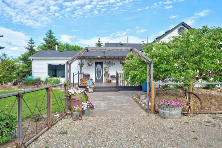 Property Photo: 126 2 Street N AB T0M 0Z0