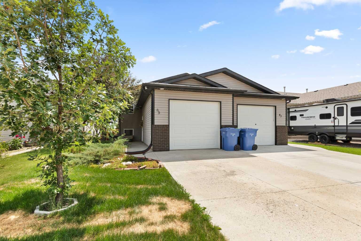 Property Photo:  85 Vista Road SE  AB T1B 0A3 