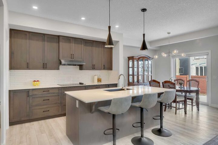 Property Photo: 674 Creekmill Court SW AB T4B 5J8