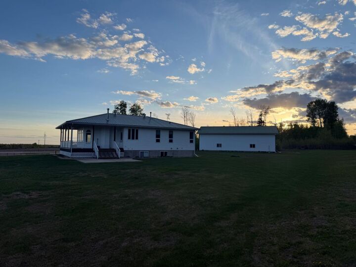 Property Photo:  25336 Highway 43 Highway E  AB T0H 0Y0 