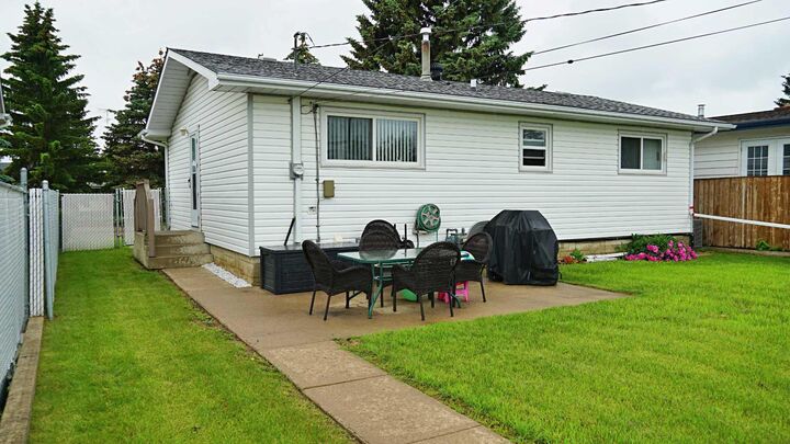 Property Photo:  5825 51 Street  AB T9C 1H9 