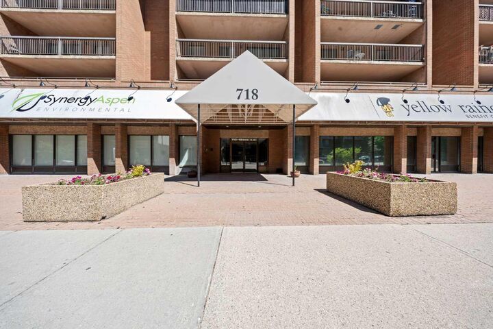 718 12 Avenue SW 305 — photo 1