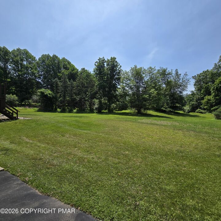 Property Photo: 226 Circle Drive S PA 18353
