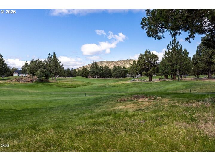 Property Photo:  8520 Golden Pheasant Ct  OR 97756 