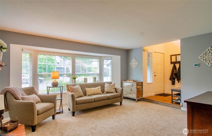 Property Photo: 13936 SE 158th Street WA 98058
