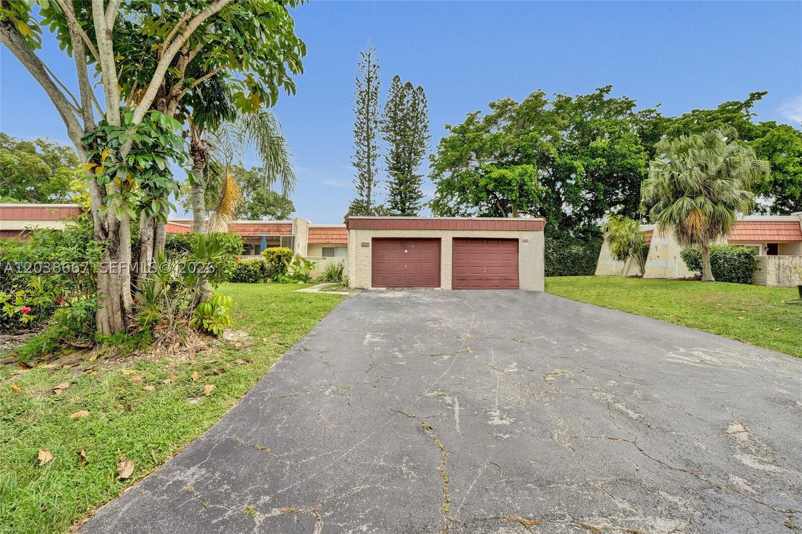 Property Photo: 9540 NW 65th St D8 FL 33321