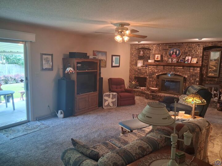 Property Photo:  3731 SE 27th St  KS 66605 