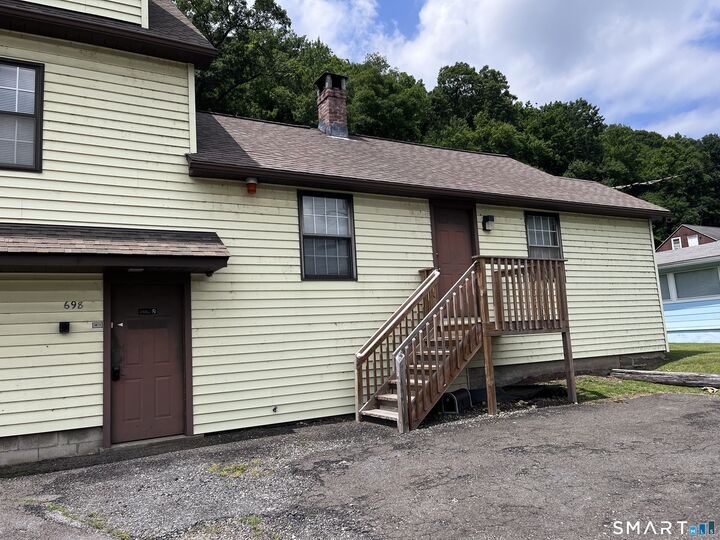 Property Photo: 698A Derby Avenue CT 06483