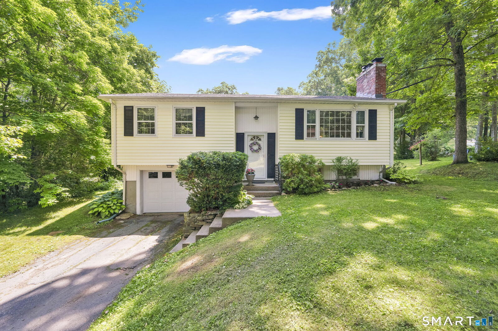 Property Photo:  27 Clearview Drive  CT 06076 