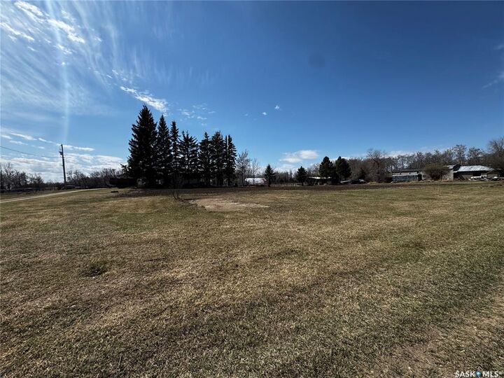 Property Photo:  25 Railway Avenue  SK S0M 1X0 