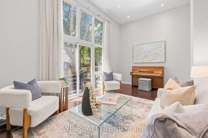 Property Photo: 11 Stonedale Placeway ON M3B 1W2