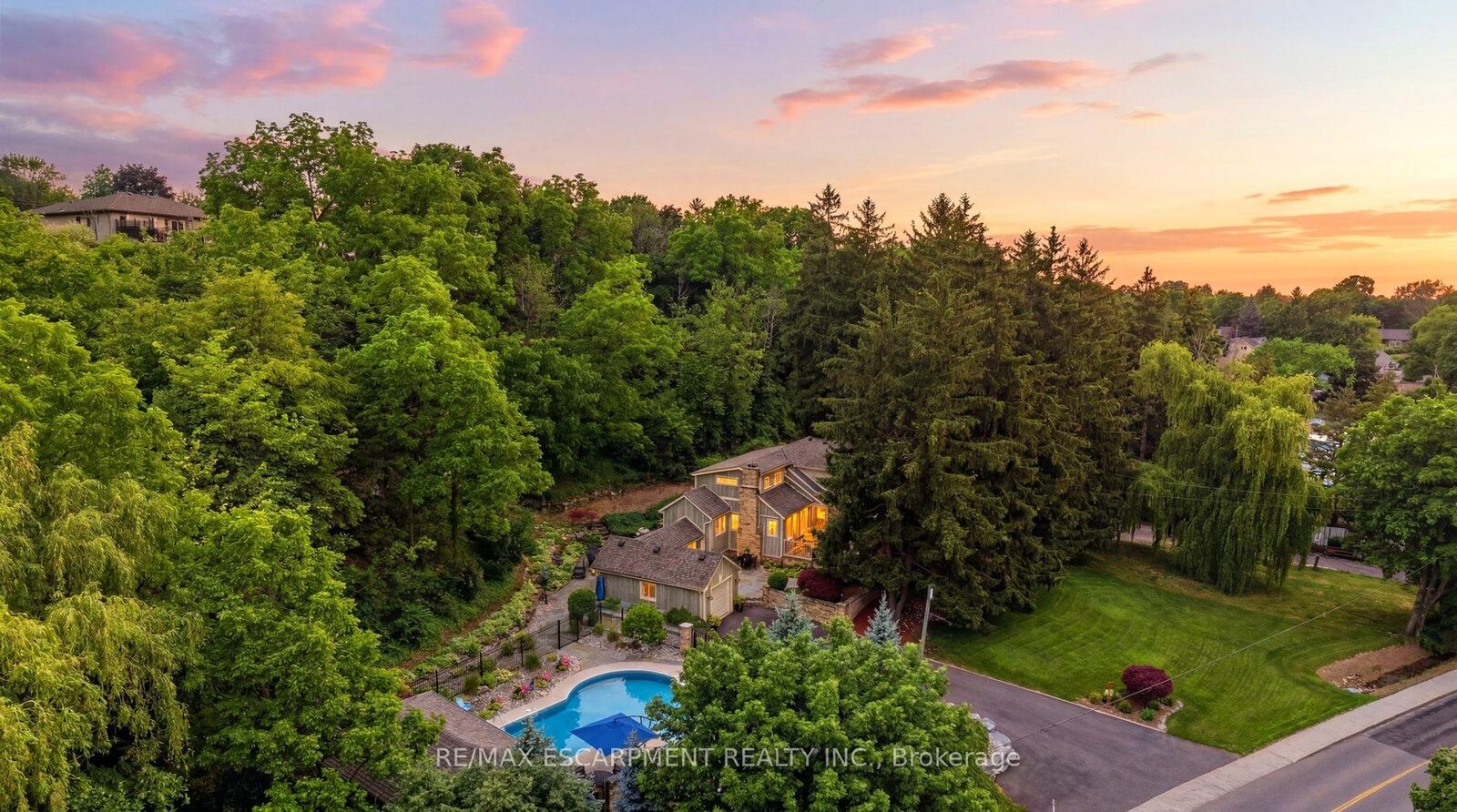 Property Photo: 44 New Mountain Road ON L8G 2R7