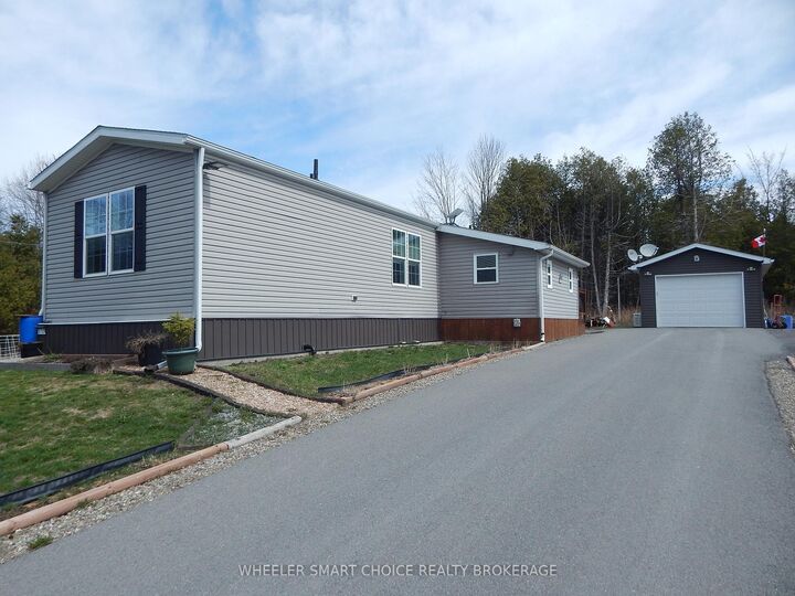 Property Photo:  2729 Crows Nest Road E  ON K0C 1T0 