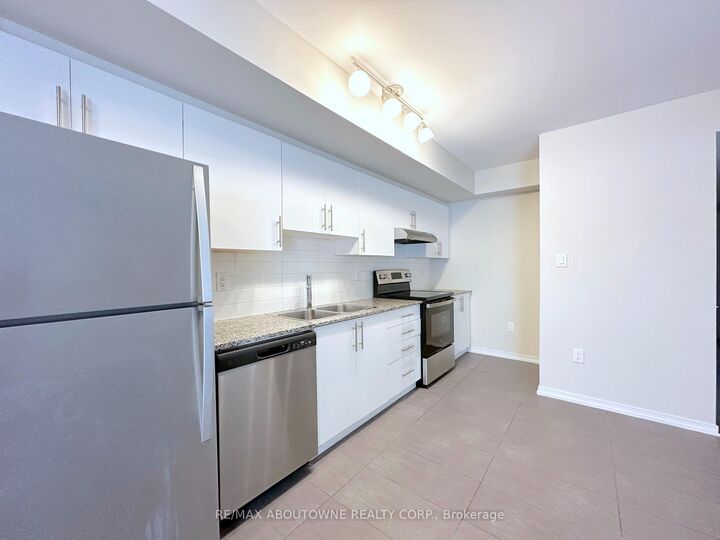 Property Photo: 35 Valley Woods Road 513 ON M3A 2R5