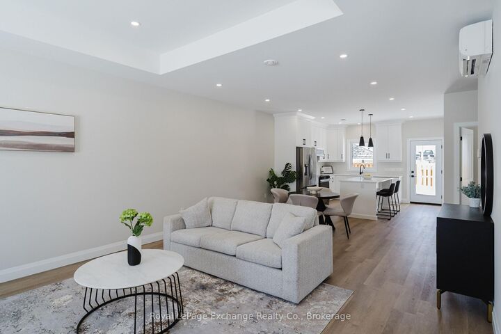 Property Photo:  1071 Waterloo Street N Unit 42  ON N0H 2C3 