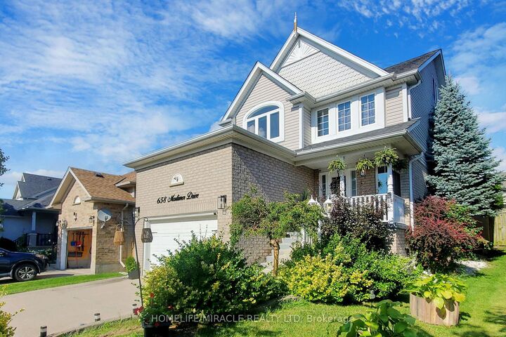 Property Photo: 658 Mortimer Drive ON N3H 5R7