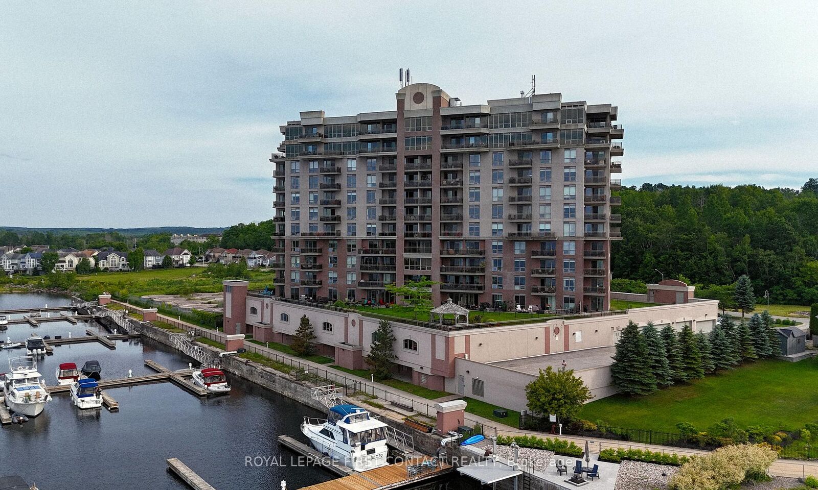 Property Photo: 699 Aberdeen Boulevard 706 ON L4R 5P2