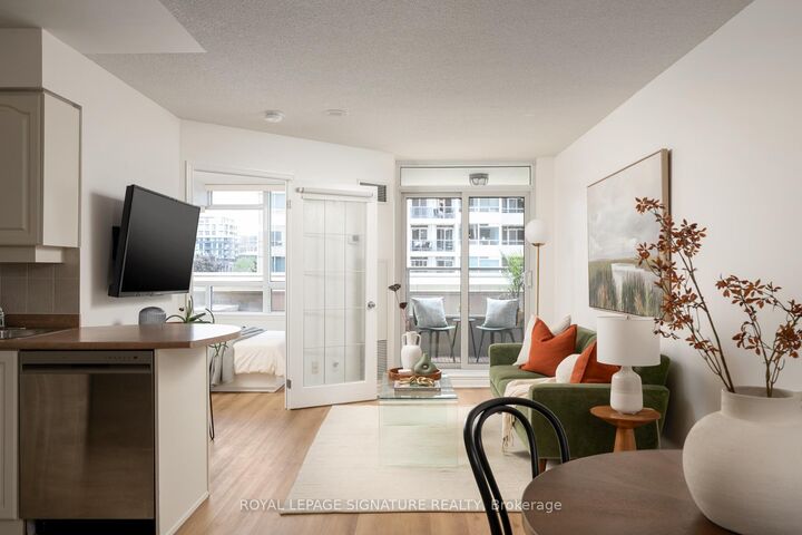 Property Photo:  2 Rean Drive 306  ON M2K 3B8 