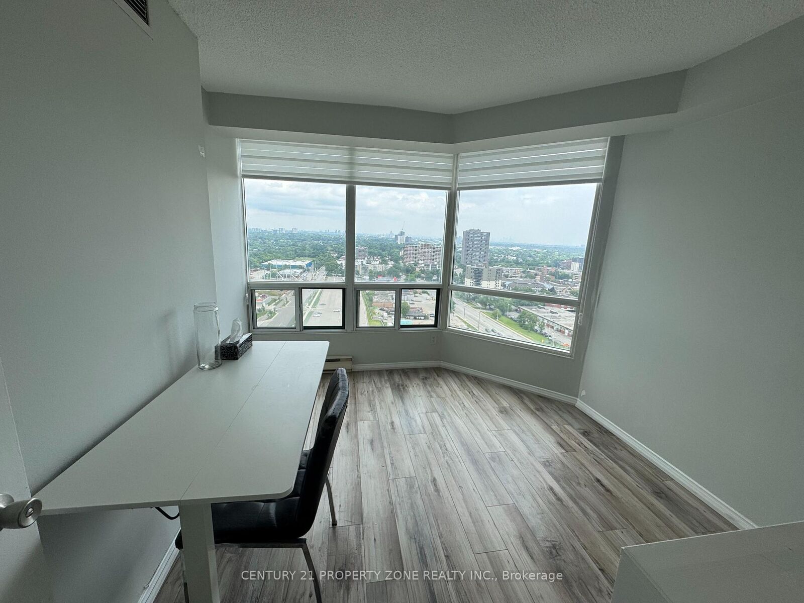 Property Photo:  115 Hillcrest Avenue 2015  ON L5B 3Y9 