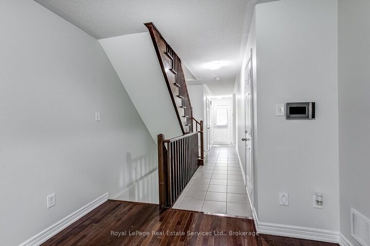 Property Photo: 233 Duskywing Way 22 ON L6L 0C5